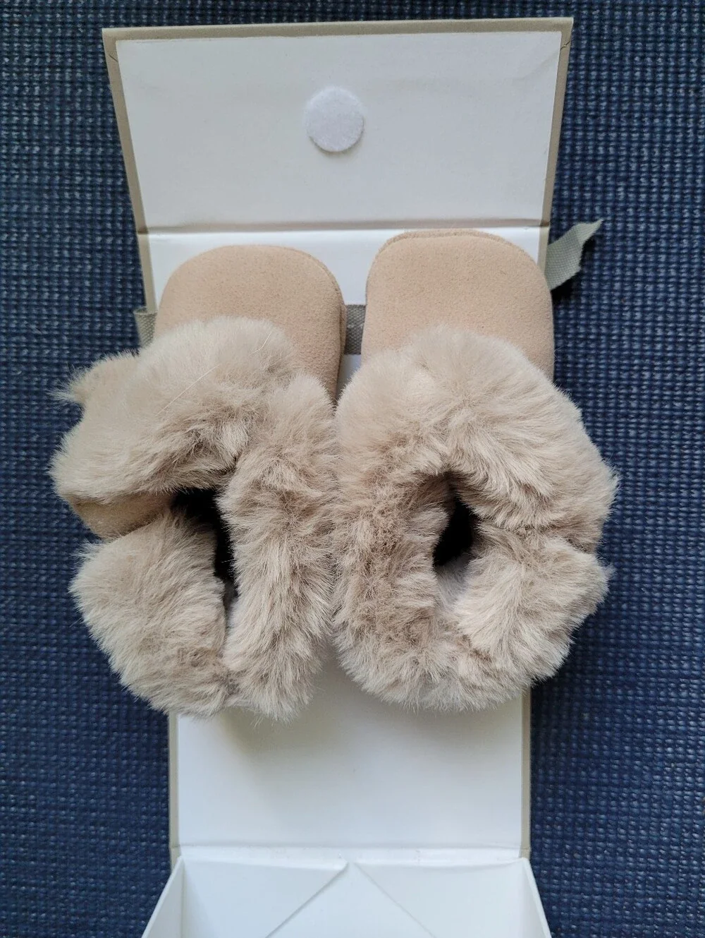 Baby Faux-Fur Trim Booties -size 1.5(3.8
